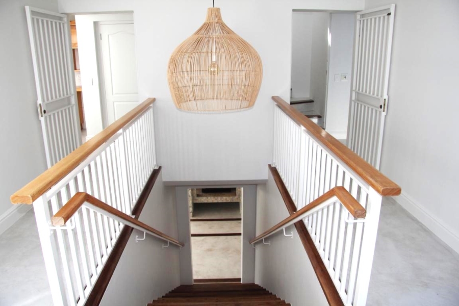 5 Bedroom Property for Sale in Whale Rock Western Cape
